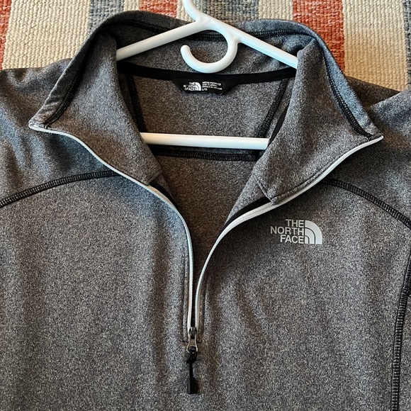 The North Face 1/2 Zip Pullover - Picture 3 of 3